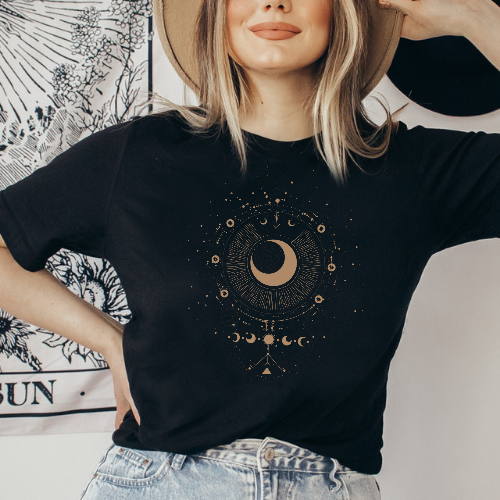 Courtney | Graphic Tee